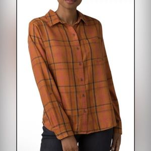 NWT Alfie Flannel Orange Plaid Long Sleeve Button up size Small